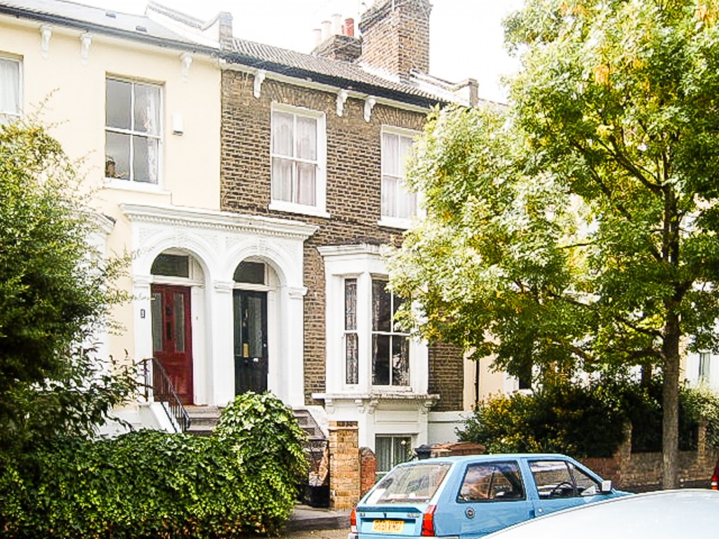 Basement flat, 3 Edenbridge Road, E9 7DR