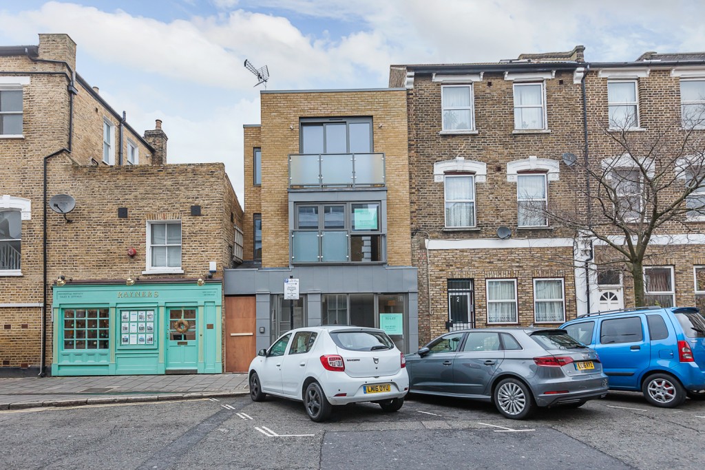 2b Median Road, E5 0PL